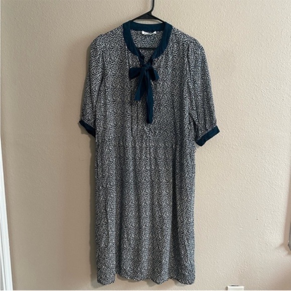 Vintage Dresses & Skirts - Vintage Garfinckel’s Silk Tie Front Midi dress